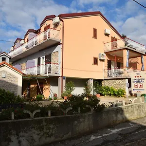 Mira Penzion